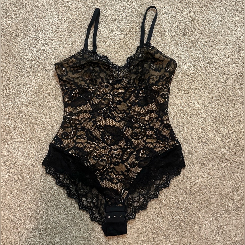 Nwt Shaping Lace Shapewear Bodysuit